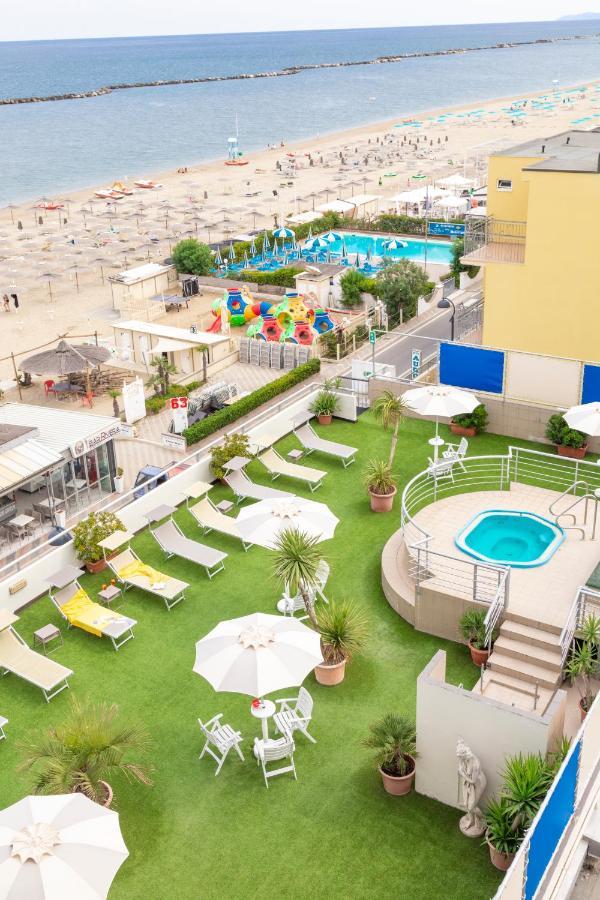 Hotel Igea Spiaggia Bellaria – Igea Marina Kültér fotó